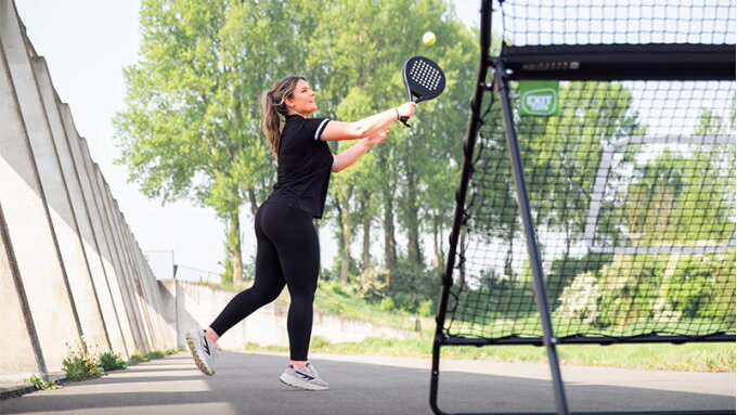 Vilka padelslag kan jag träna med Smash padel-rebounder?