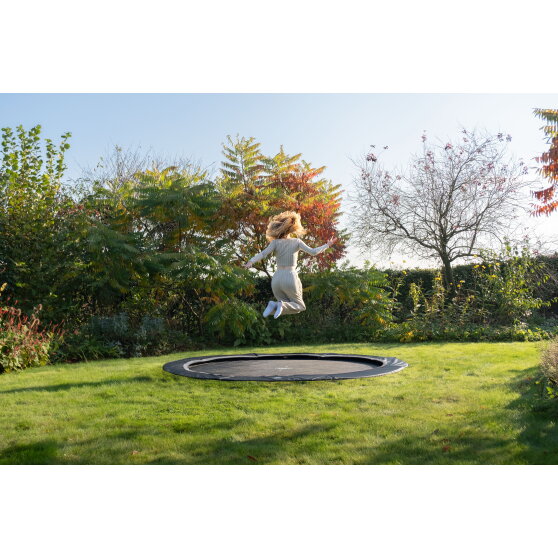 EXIT InTerra sport-marktrampolin &oslash;366cm - svart