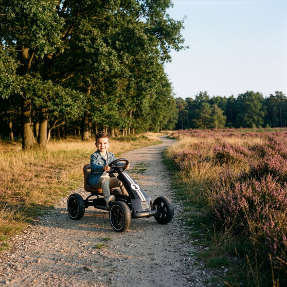 EXIT Foxy gokart f&ouml;r barn svart | pedalgokart fr&aring;n 2 &aring;r