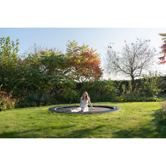 EXIT InTerra sport-marktrampolin &oslash;305cm - svart